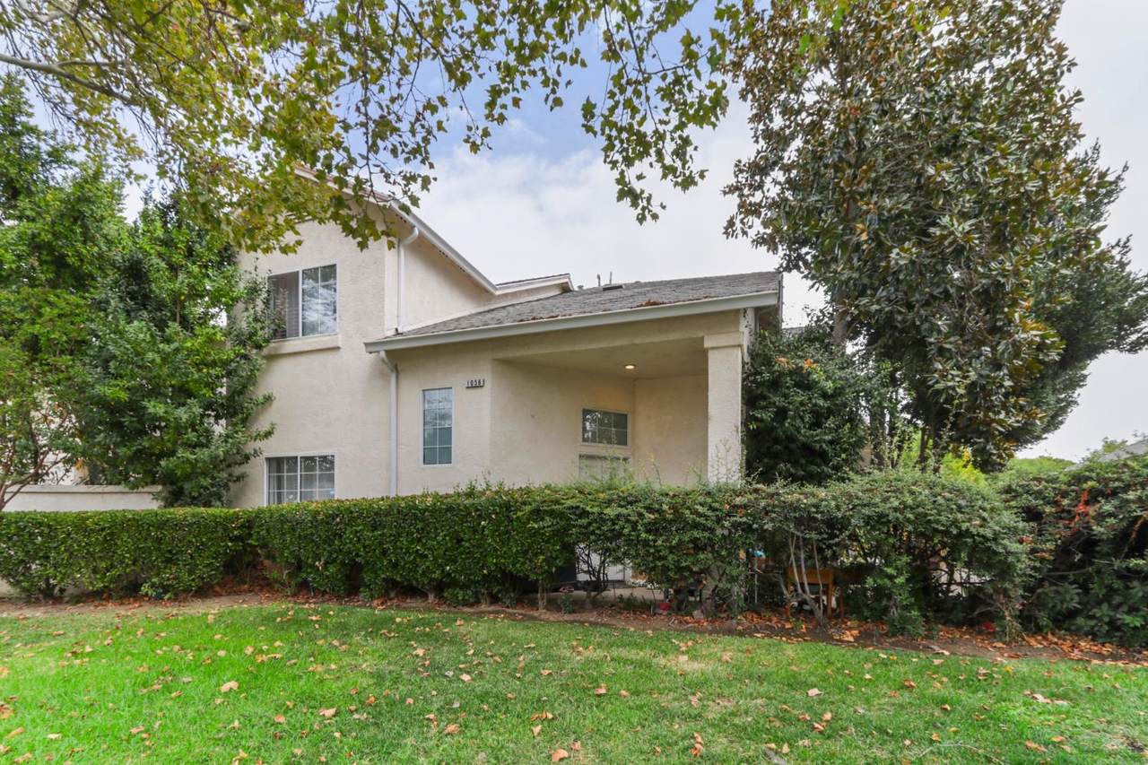 1056 Greene Terrace - Photo 1