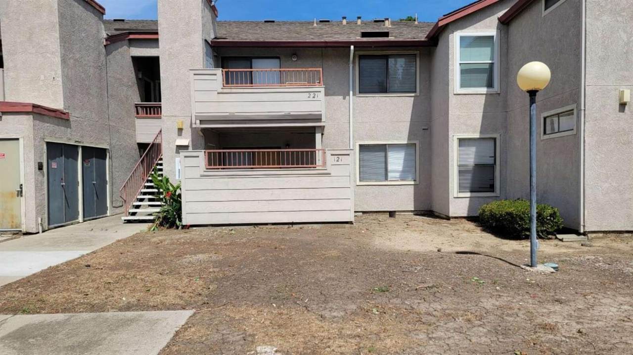 5 Lancaster Circle - Photo 1