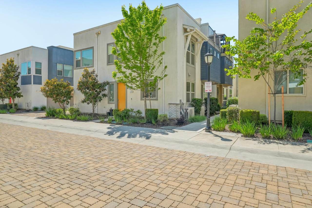 228 Box Lane - Photo 1