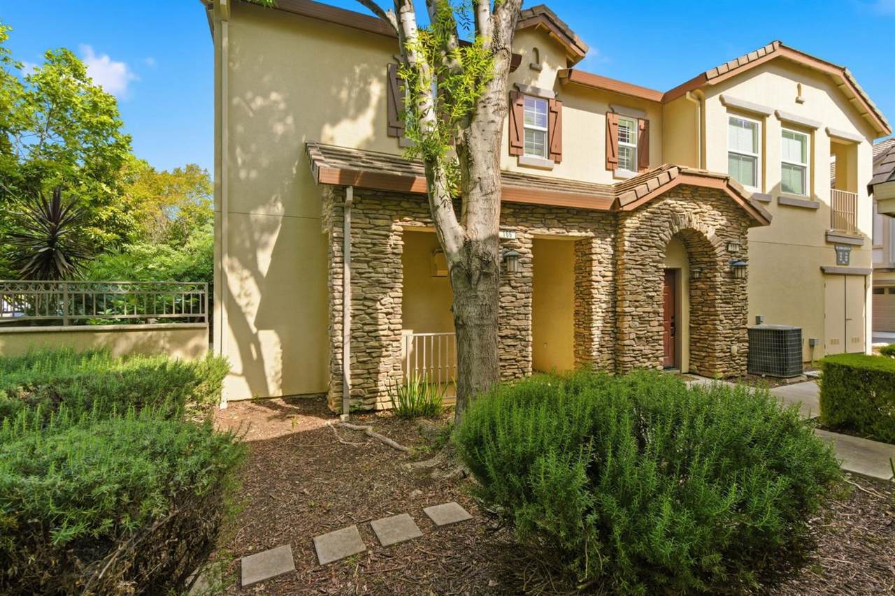 166 Luna Loca Lane - Photo 1