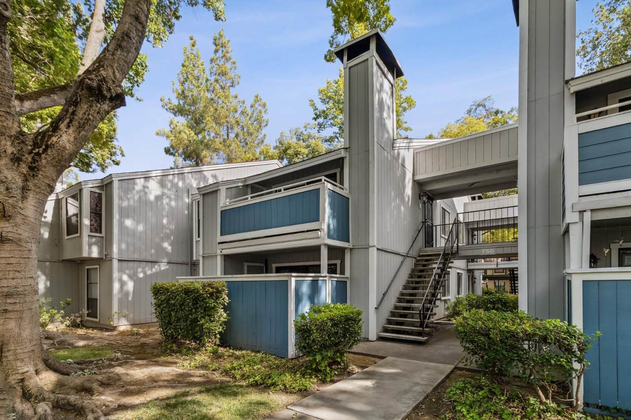 750 Del Verde Circle - Photo 1
