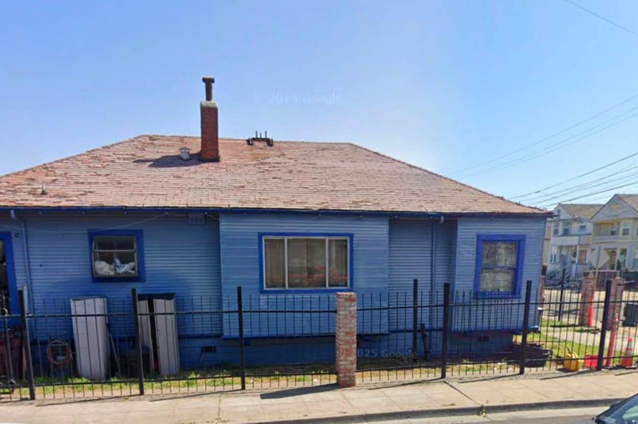 1901 Everett Street - Photo 1