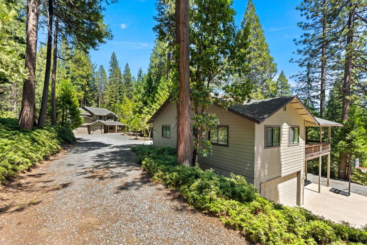 19280 Woodridge Drive - Photo 1