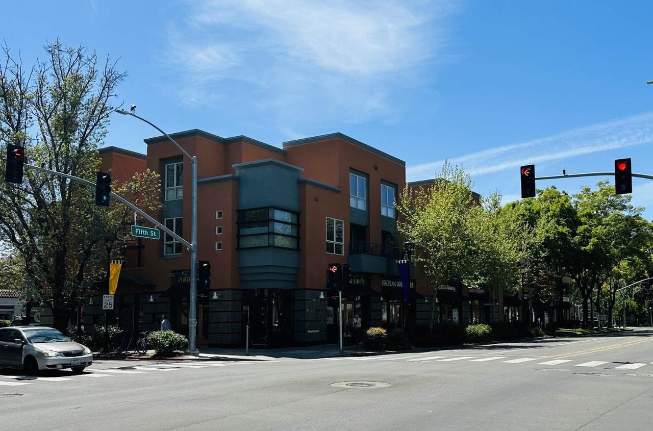 435 G Street - Photo 1