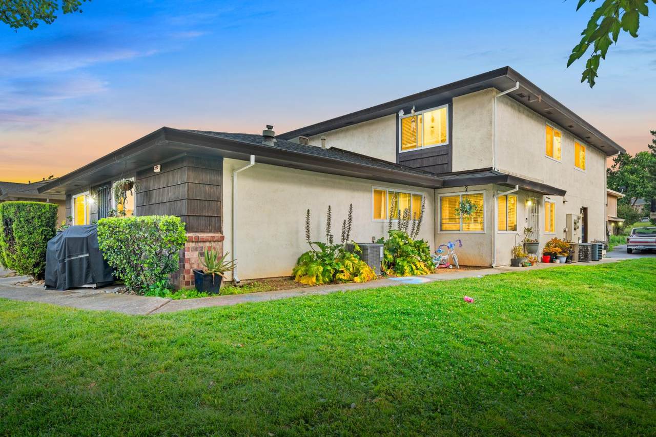 3753 Sapphire Drive - Photo 1