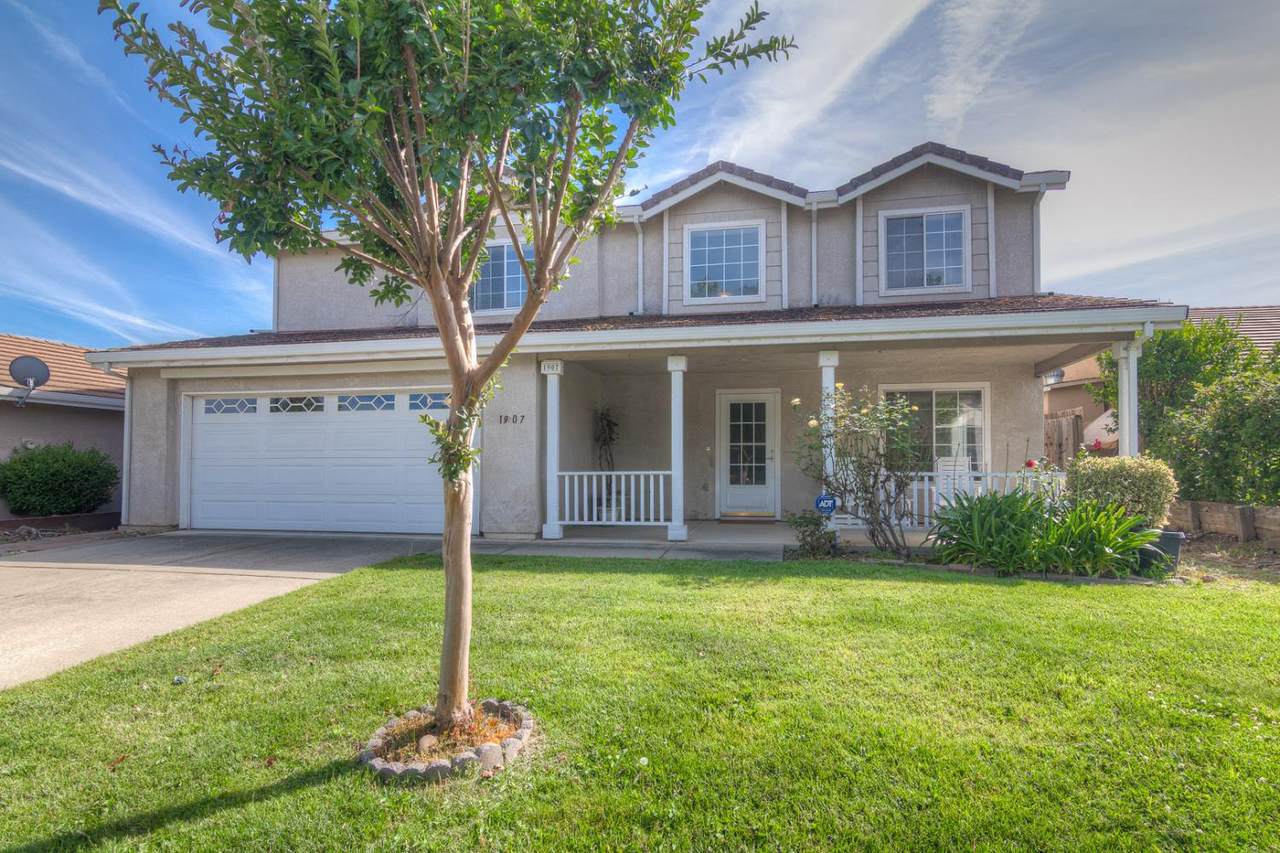 1907 Crystal Court - Photo 1