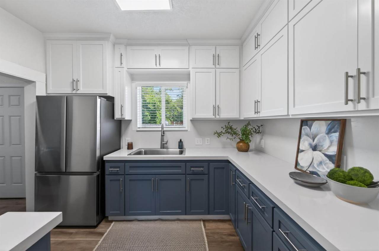1348 Union Street - Photo 1