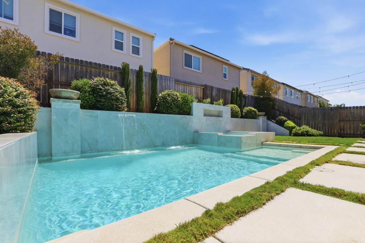https://bt-photos.global.ssl.fastly.net/sacramento/1280_boomver_1_561169795-2.jpg