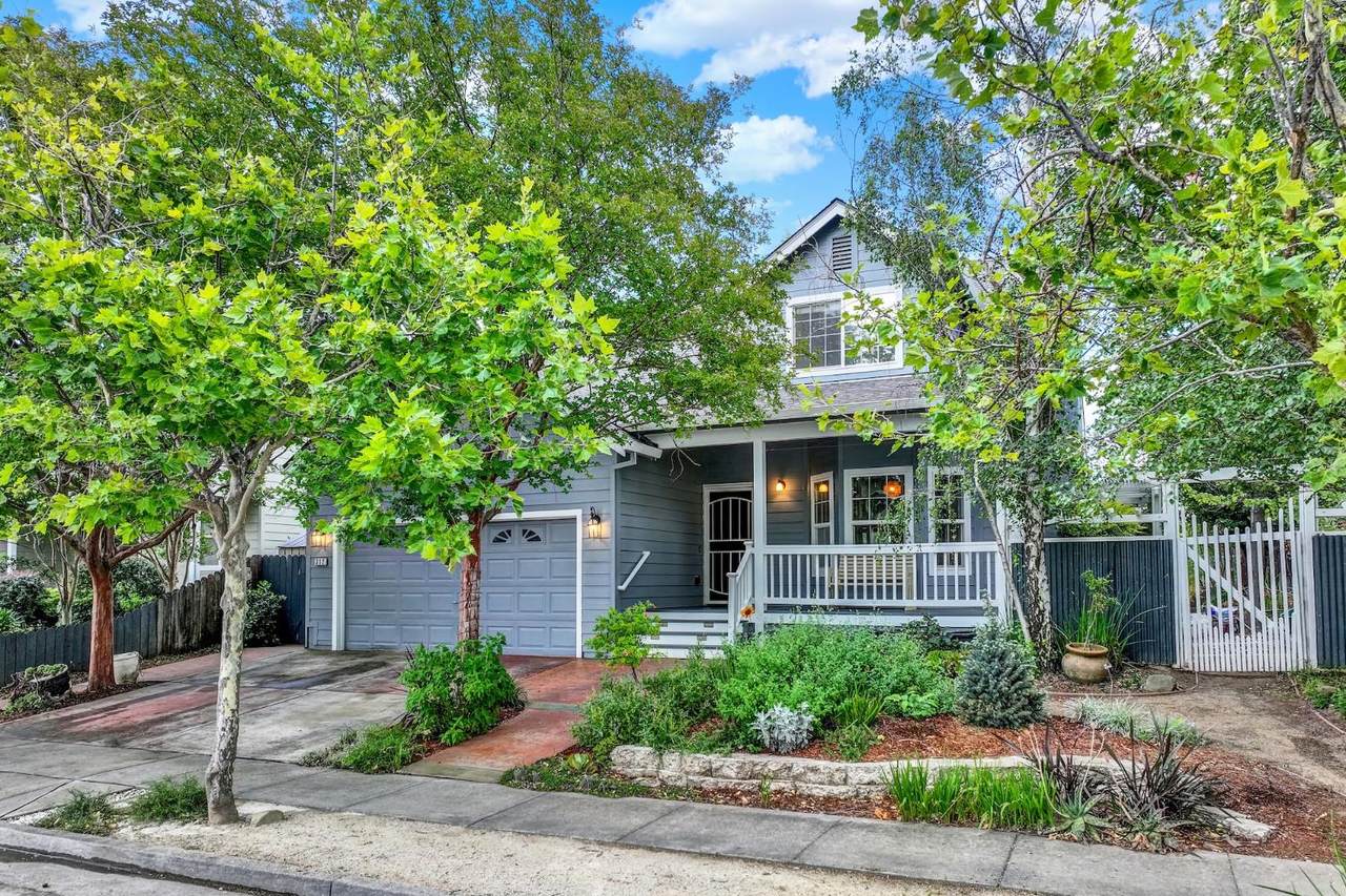312 Creekside Way - Photo 1