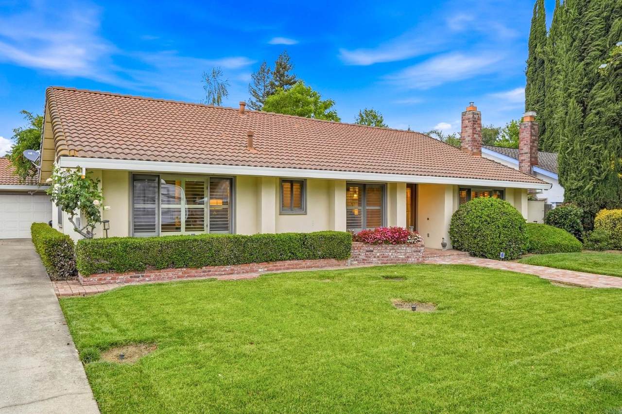 3023 Ironwood Way - Photo 1