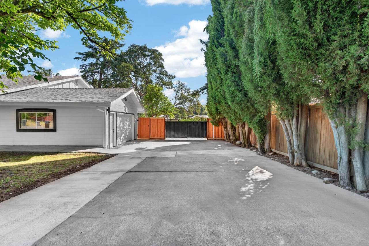 https://bt-photos.global.ssl.fastly.net/sacramento/1280_boomver_1_561170029-2.jpg