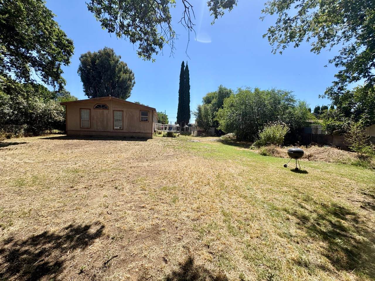 1547 Adelbert Avenue - Photo 1