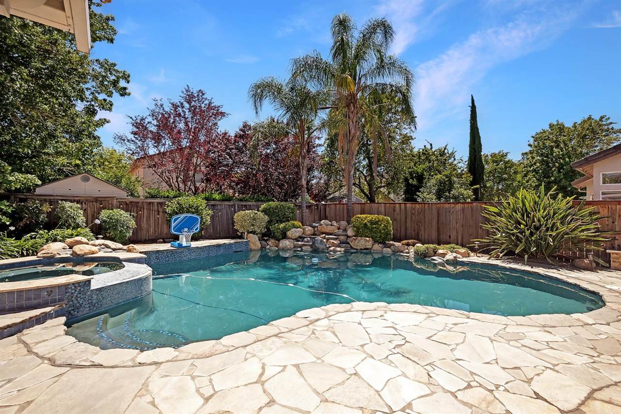 1806 Bend Drive - Photo 1