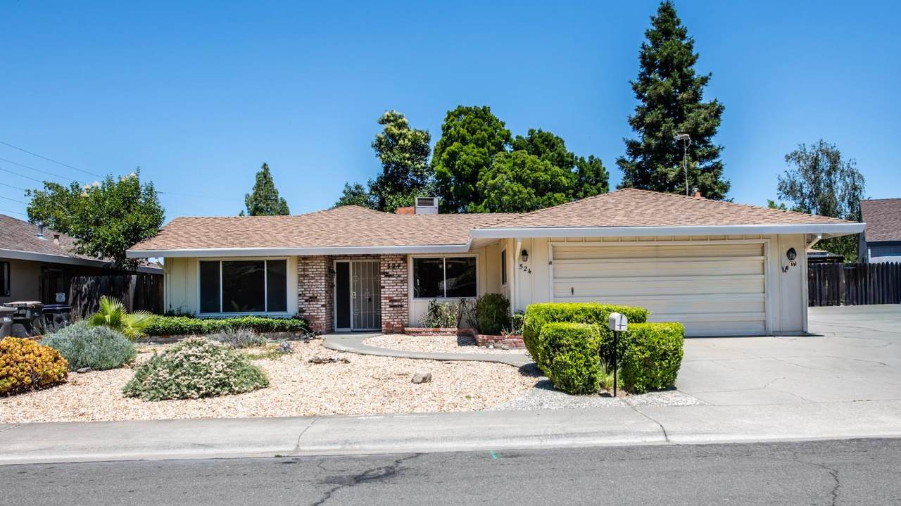 524 Woodside Drive - Photo 1