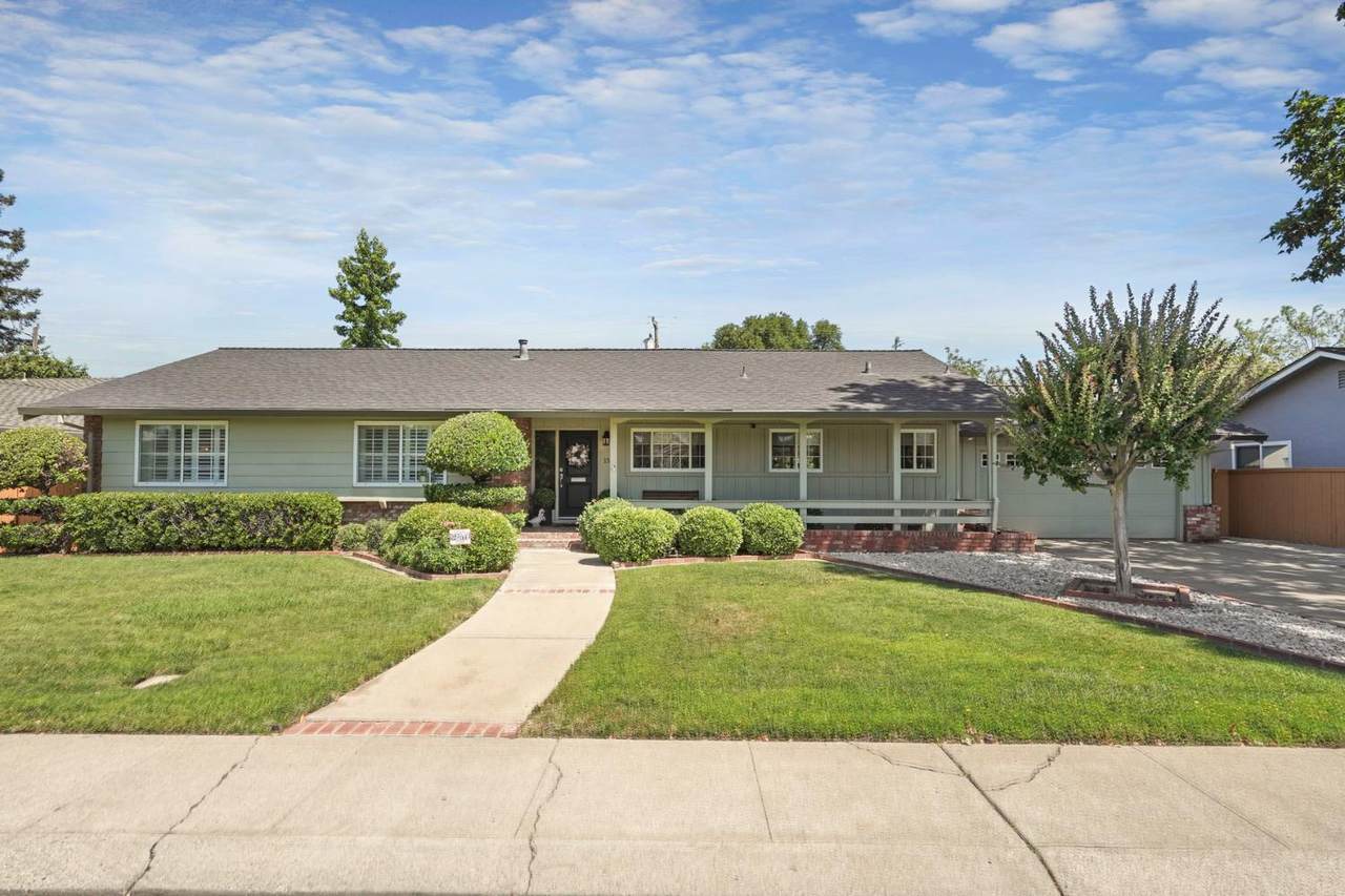15 Robinhood Drive - Photo 1