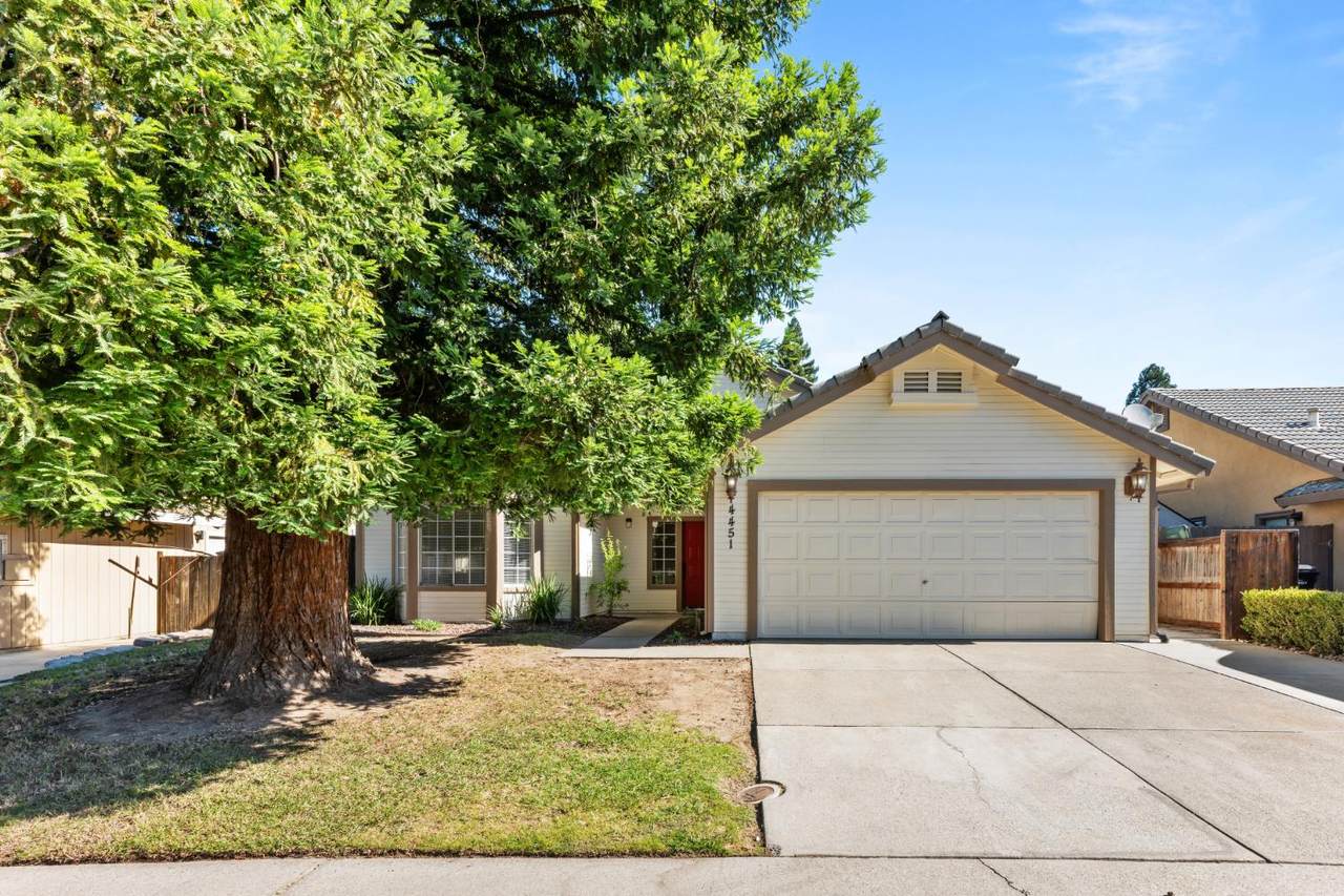 4451 Bogart Way - Photo 1