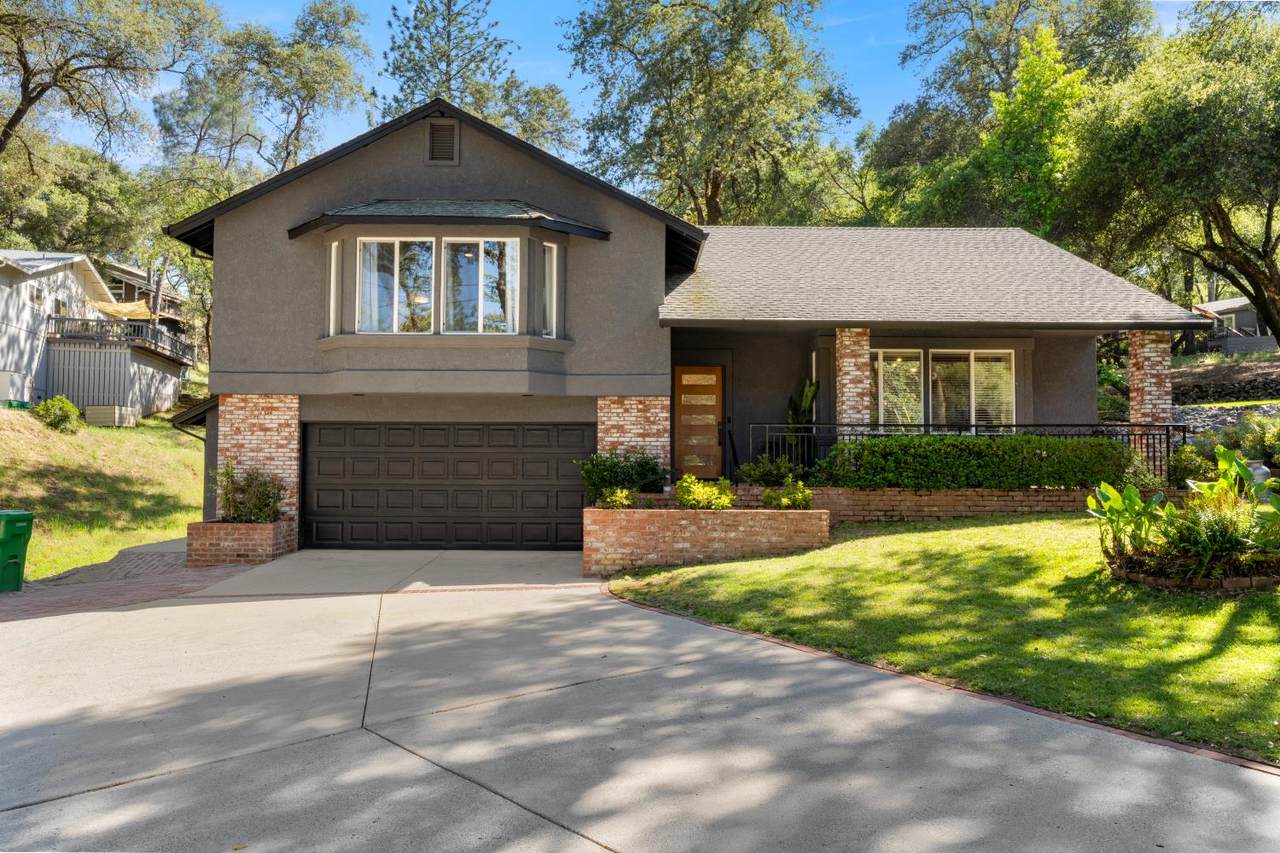 11101 Greenbriar Way - Photo 1
