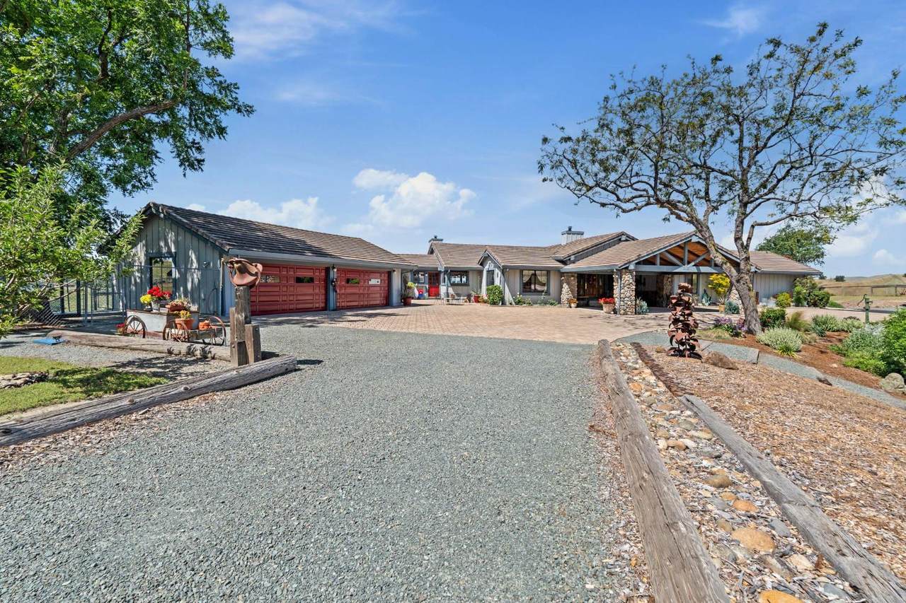 7225 Johnston Road - Photo 1