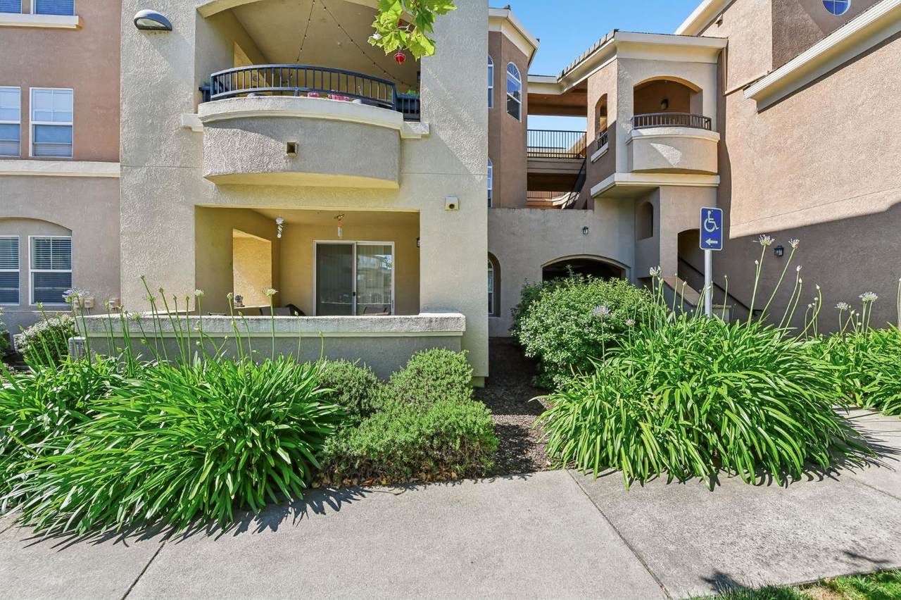 900 Moon Circle - Photo 1