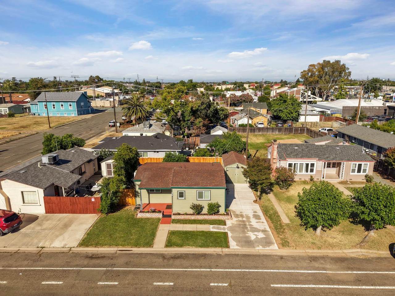 209 6th Street - Photo 1