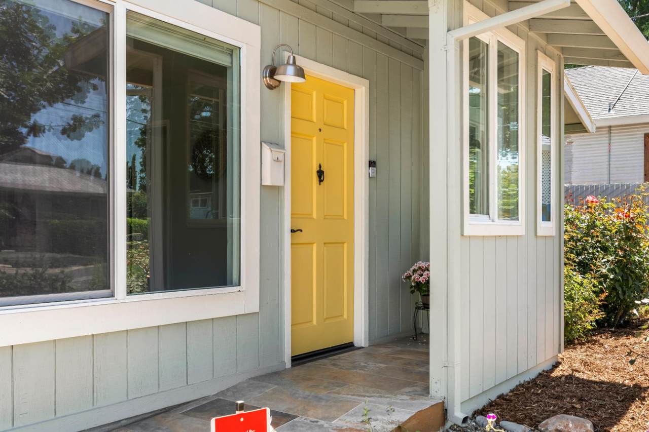 805 Yolo Street - Photo 1