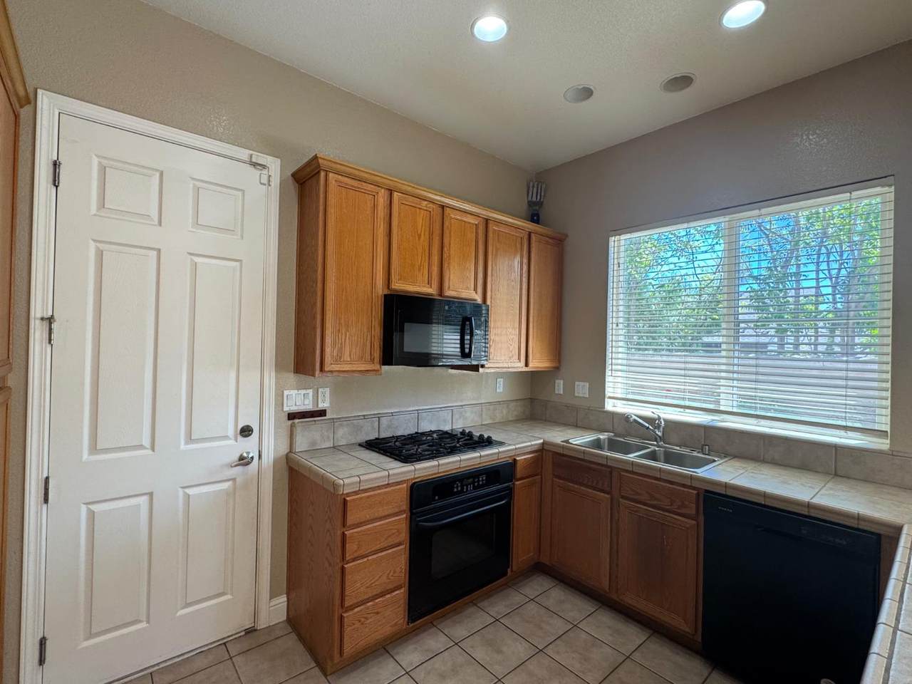 https://bt-photos.global.ssl.fastly.net/sacramento/1280_boomver_1_561170999-2.jpg