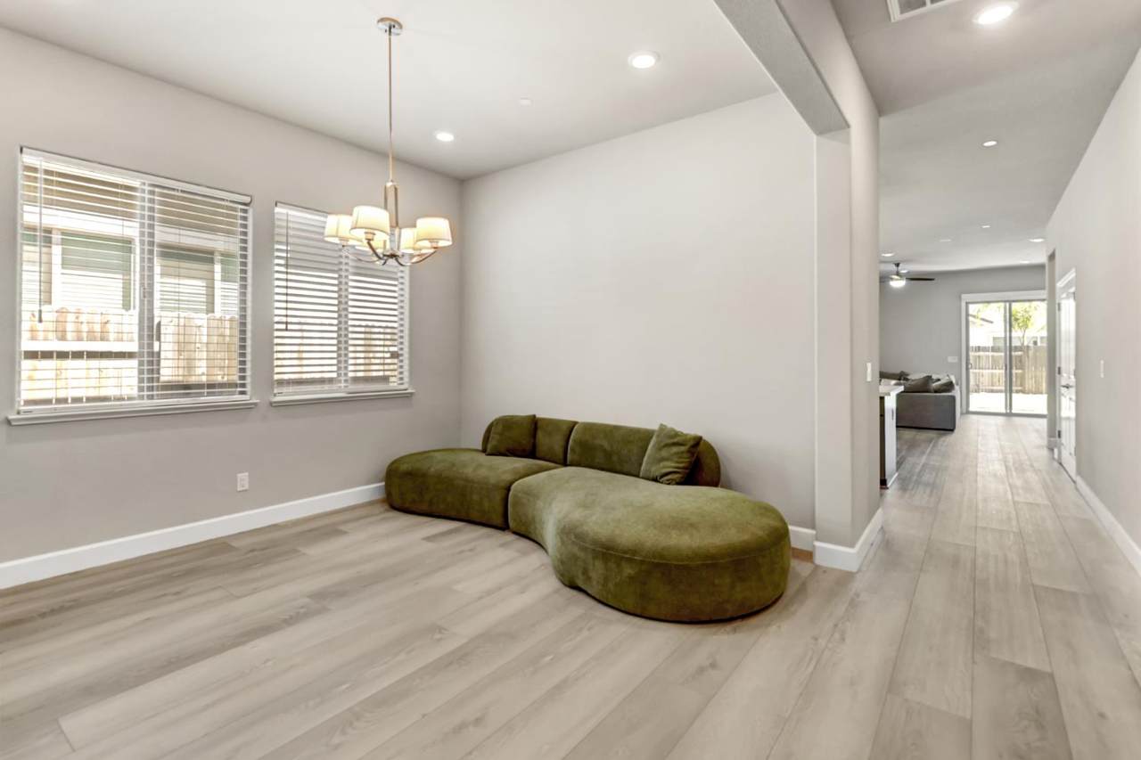 https://bt-photos.global.ssl.fastly.net/sacramento/1280_boomver_1_561171136-2.jpg