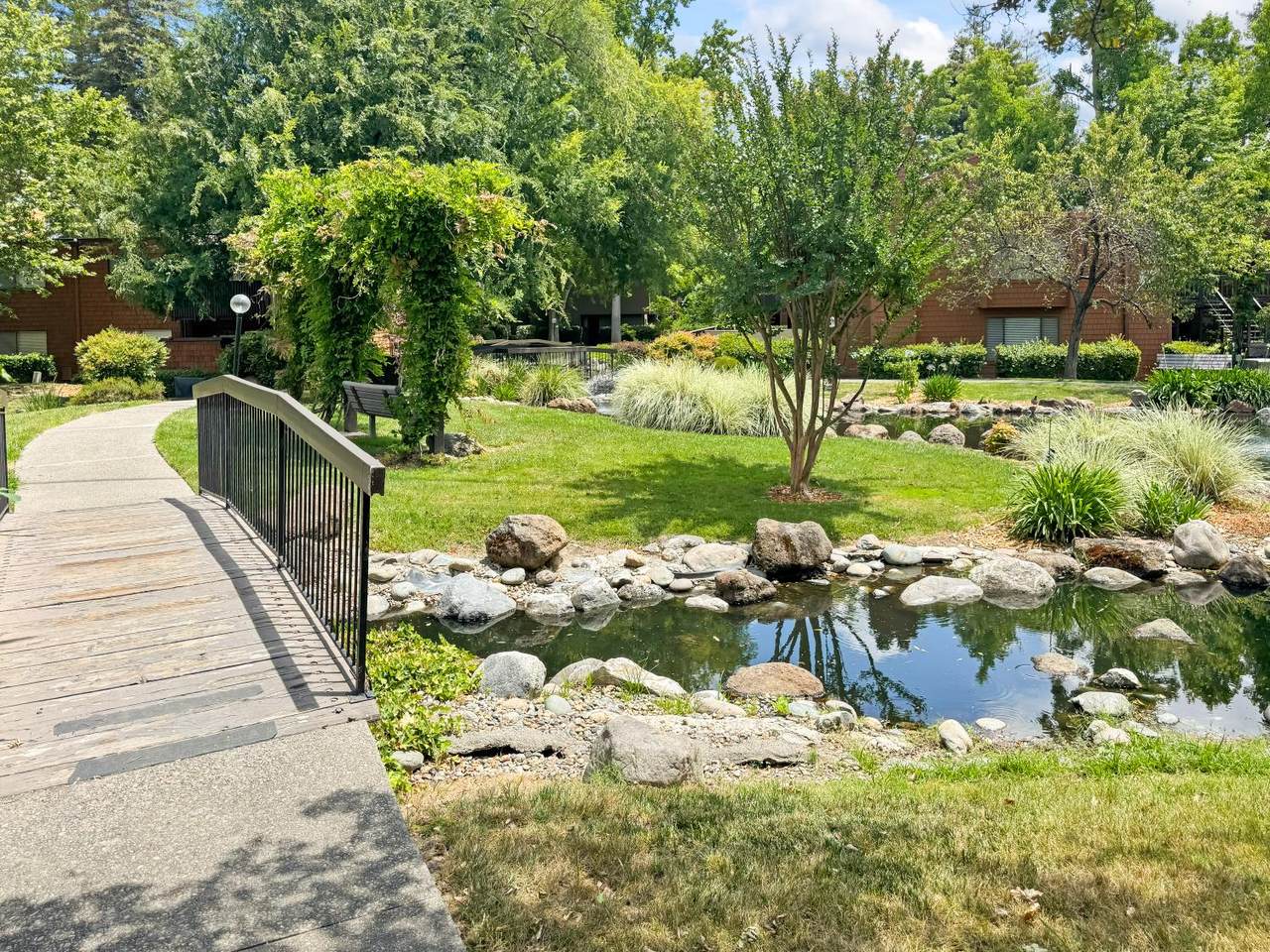 https://bt-photos.global.ssl.fastly.net/sacramento/1280_boomver_1_561178817-2.jpg