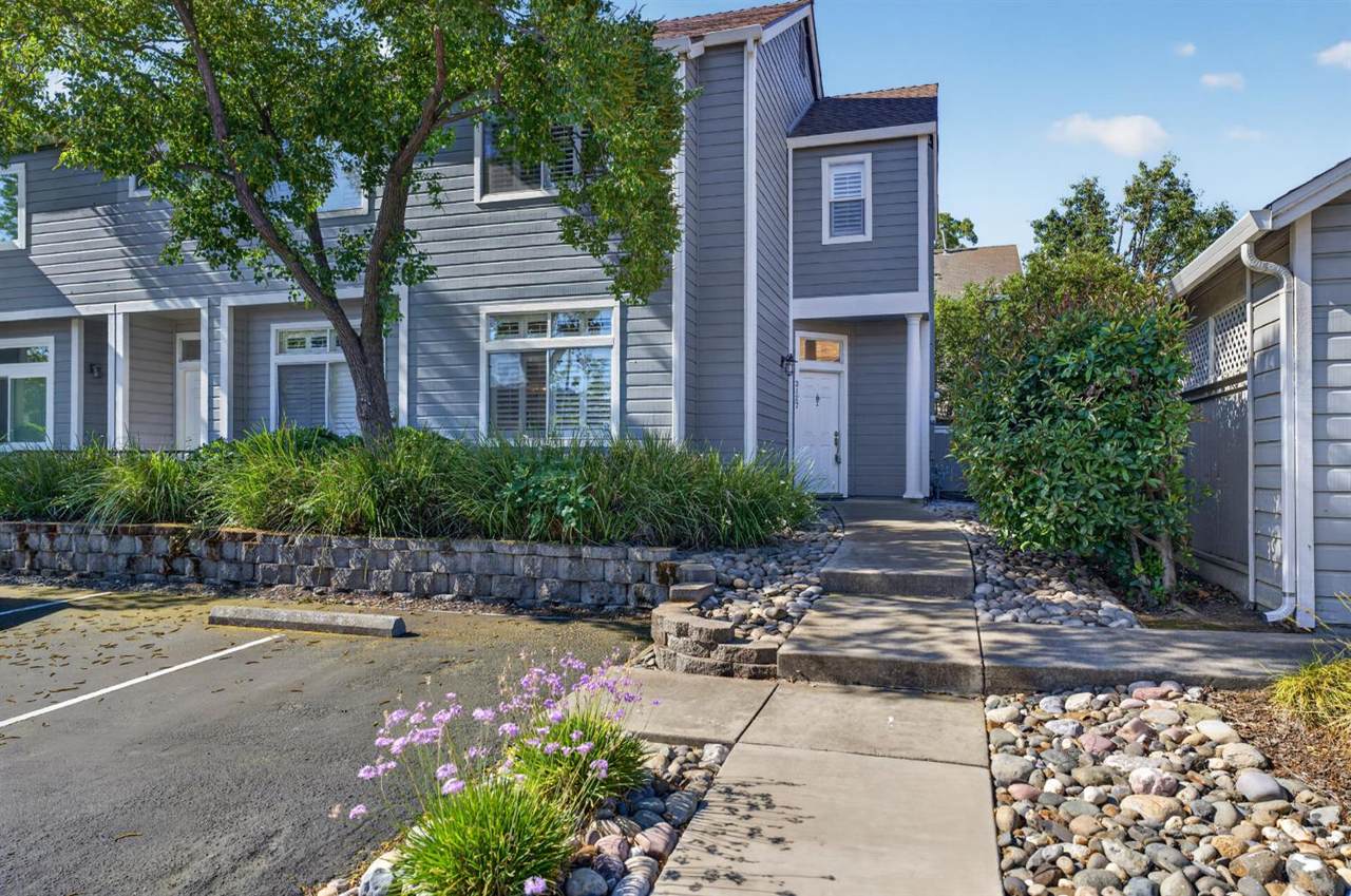 3127 Woods Circle - Photo 1