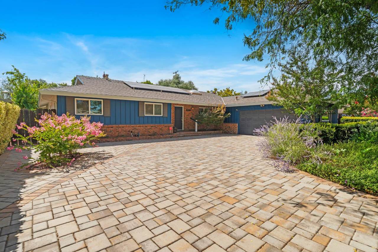 2501 Ridgewood Court - Photo 1