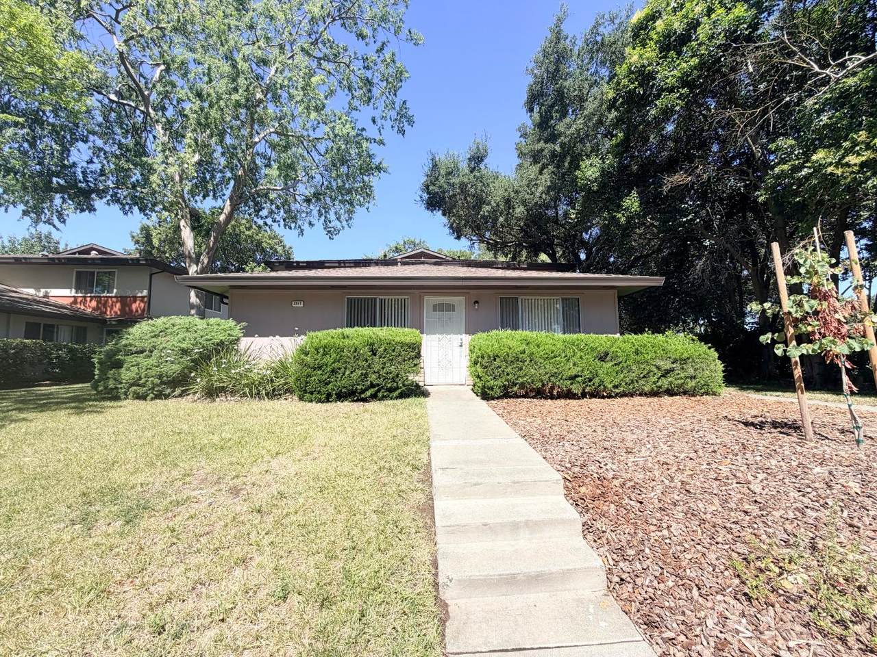 https://bt-photos.global.ssl.fastly.net/sacramento/1280_boomver_1_561183636-2.jpg