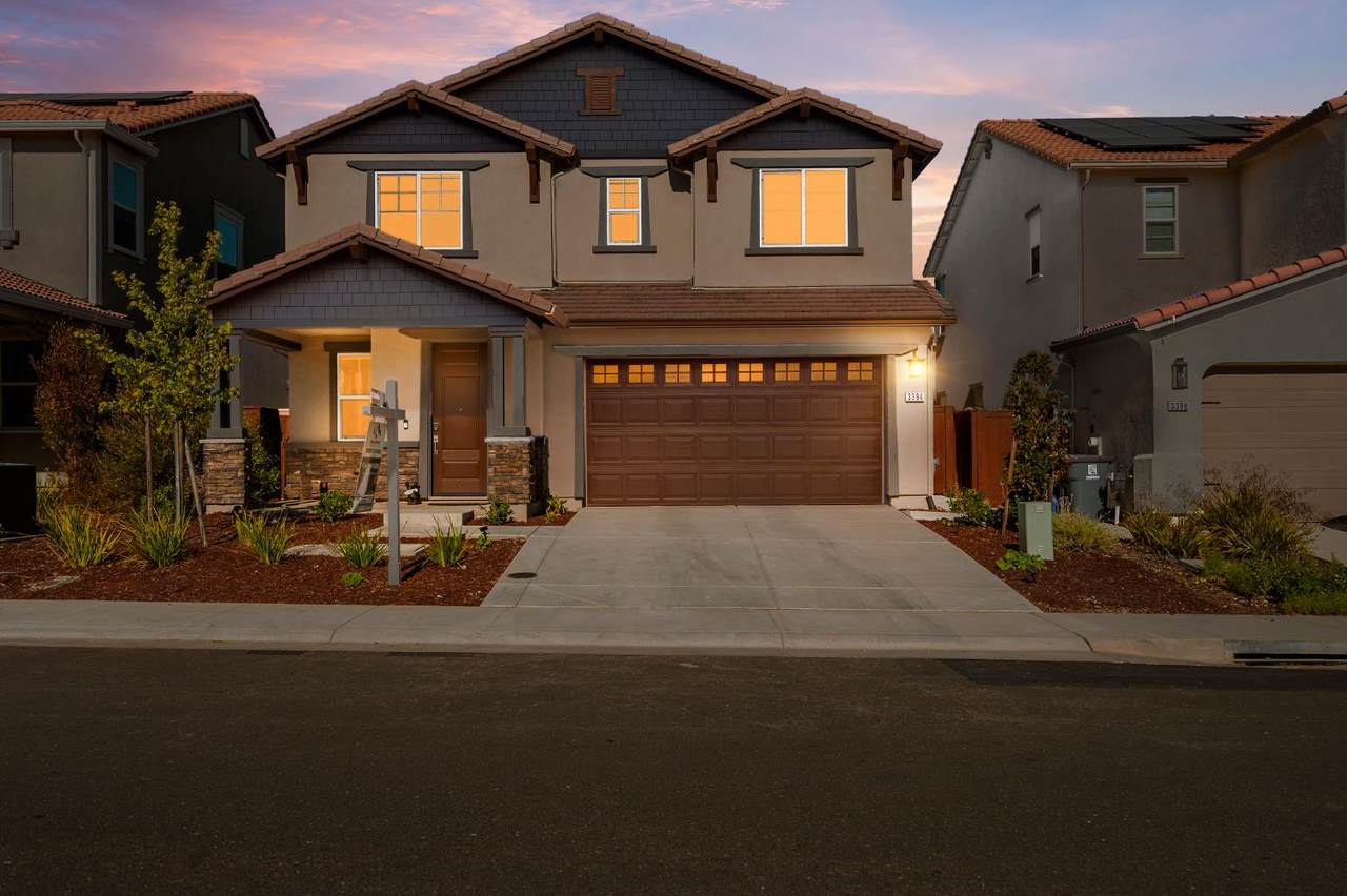 3394 Discovery Drive - Photo 1
