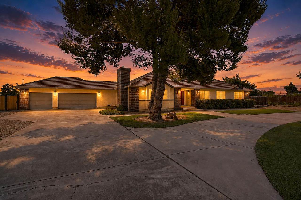 27200 Hillview Street - Photo 1