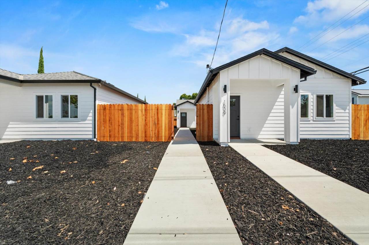 1537 Grand Avenue - Photo 1