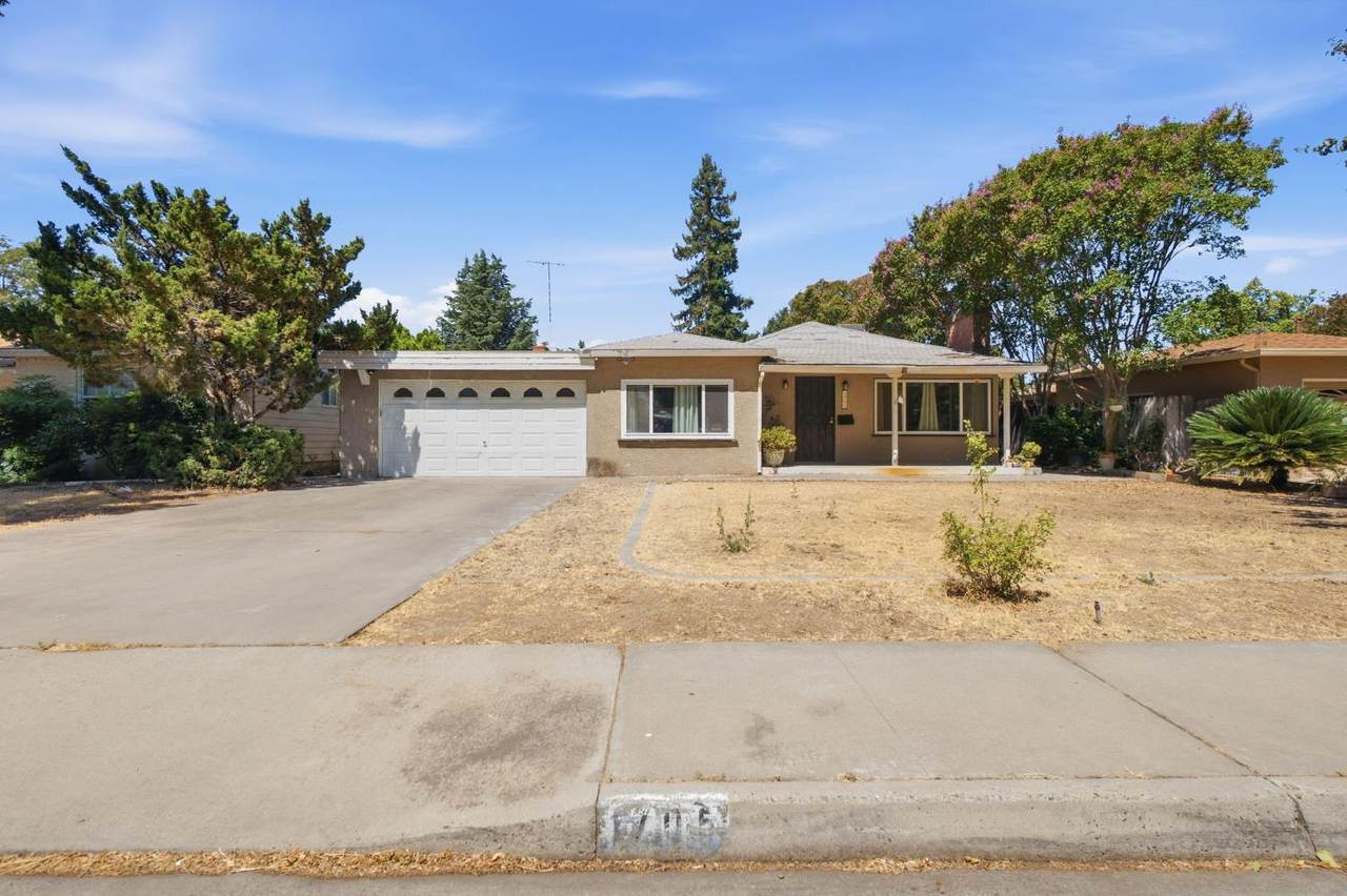 1705 Stetson Avenue - Photo 1