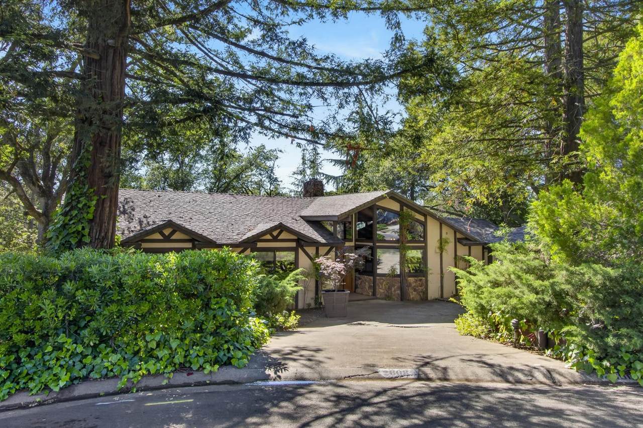 2608 Willowdale Drive - Photo 1
