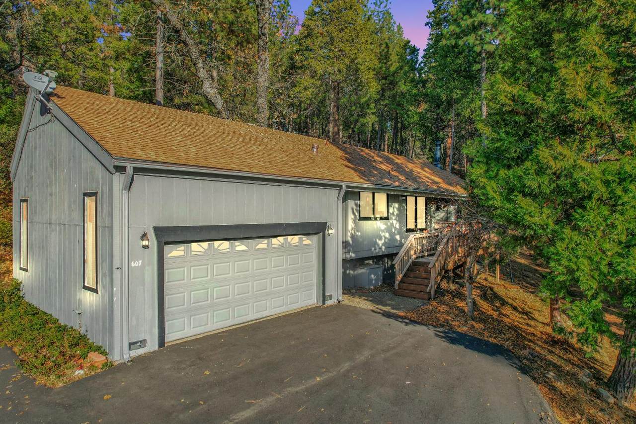 607 Dogwood Dr - Photo 1