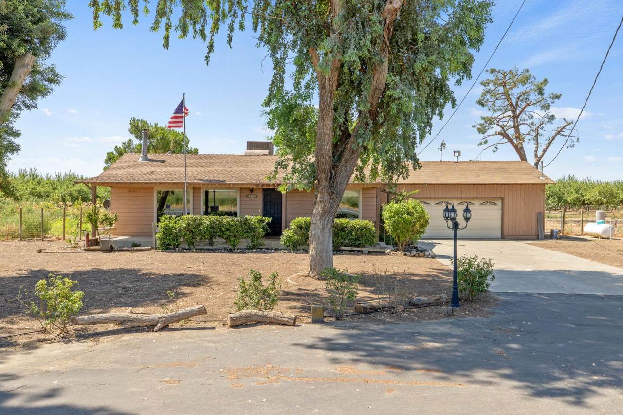 16565 Lacey Boulevard - Photo 1