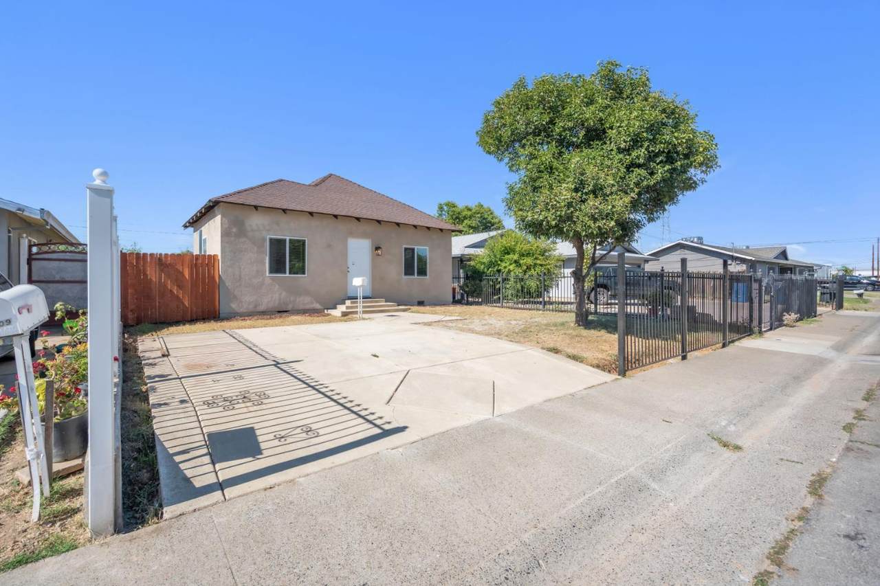 8015 36th Avenue - Photo 1