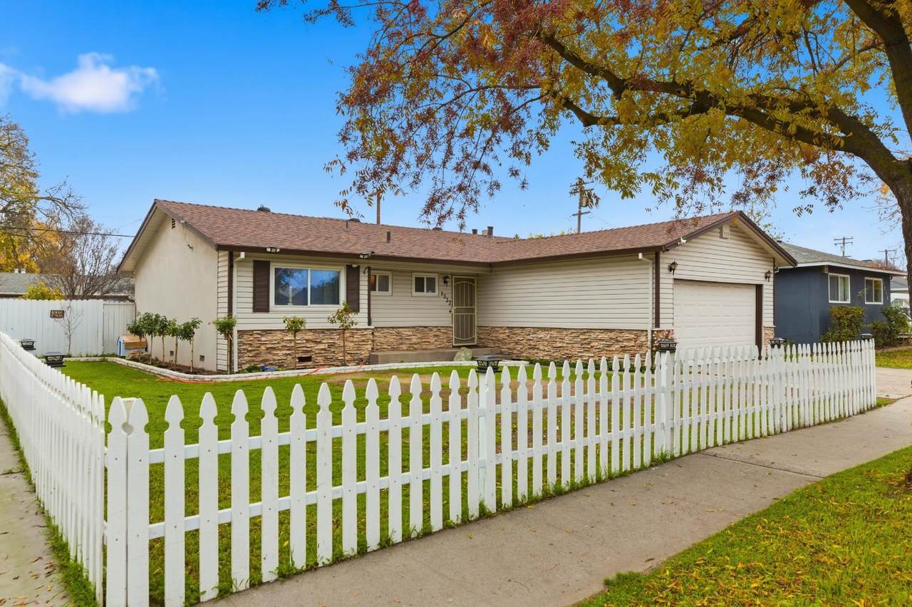 1322 Carver Road - Photo 1