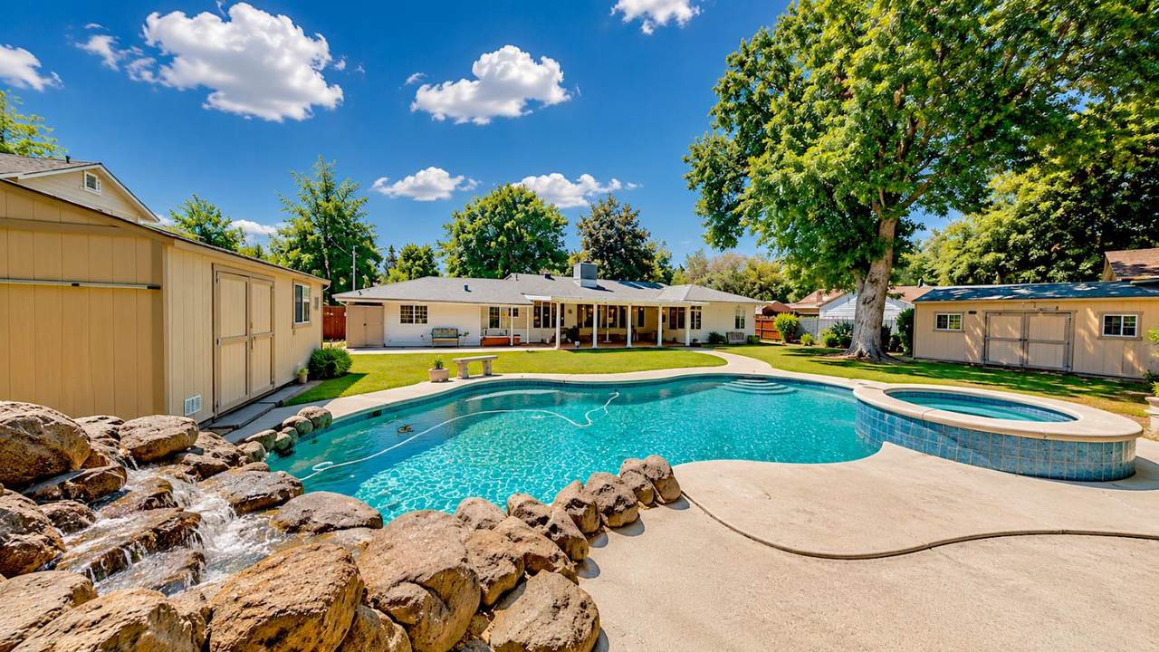 1115 Willora Road - Photo 1