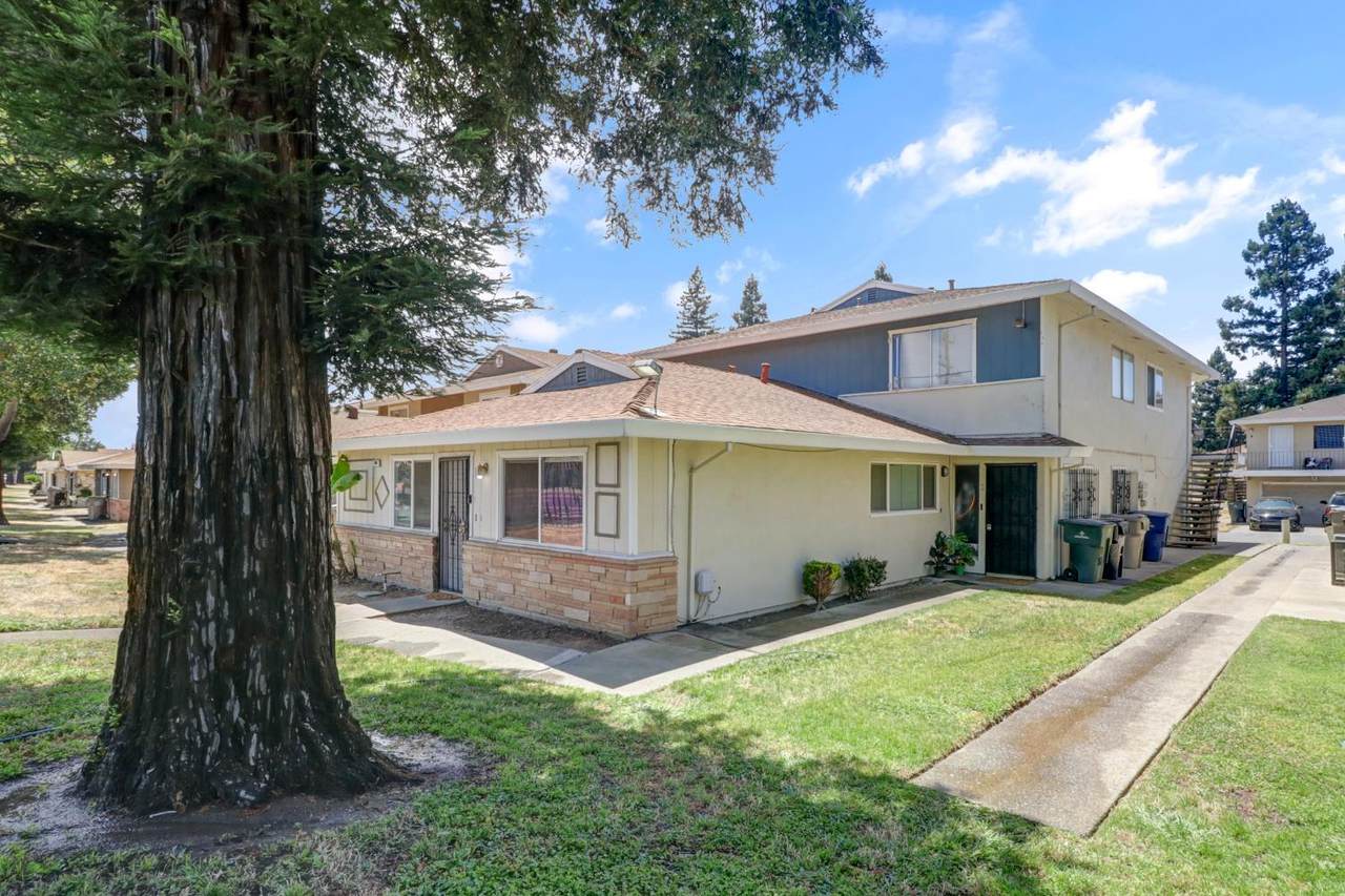7384 Franklin Boulevard - Photo 1
