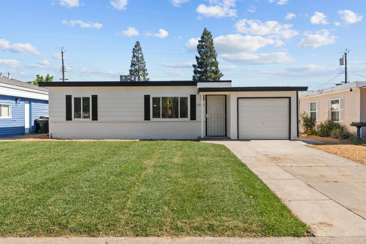 2040 Robert Way - Photo 1