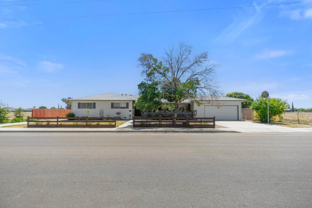 746 Miller Lane - Photo 1