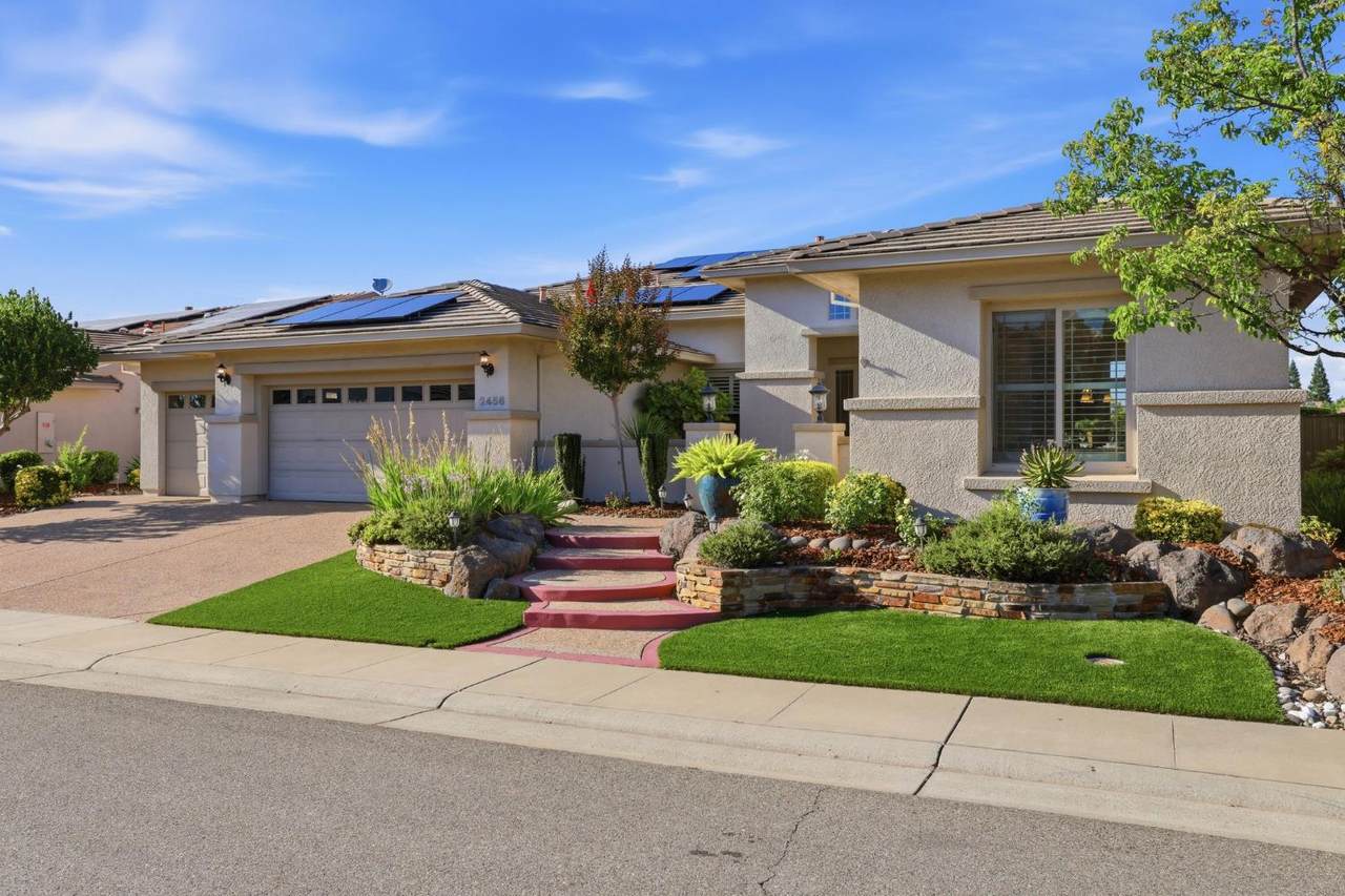 2456 Blue Heron Loop - Photo 1