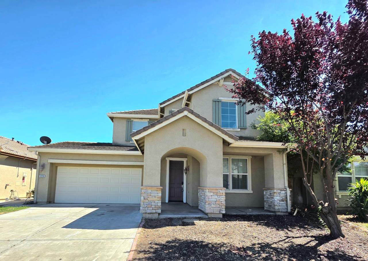 1226 Laurel Park Circle - Photo 1