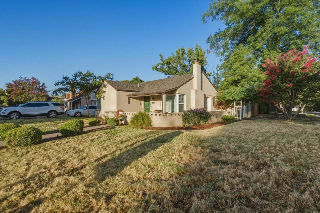 3324 56th Street - Photo 1