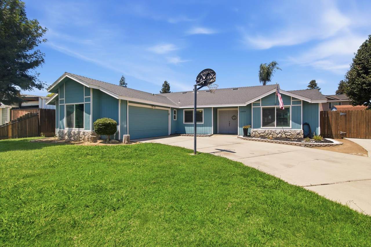 1604 Acacia Court - Photo 1