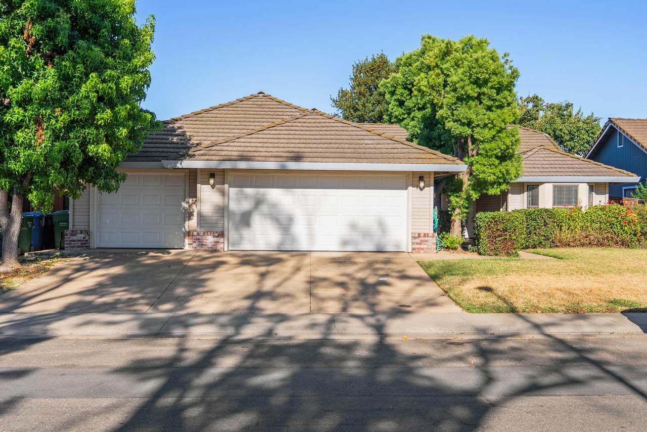 283 Emerald Oak Drive - Photo 1
