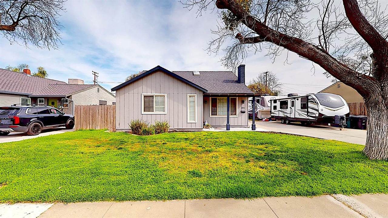 204 Santa Ana Avenue - Photo 1